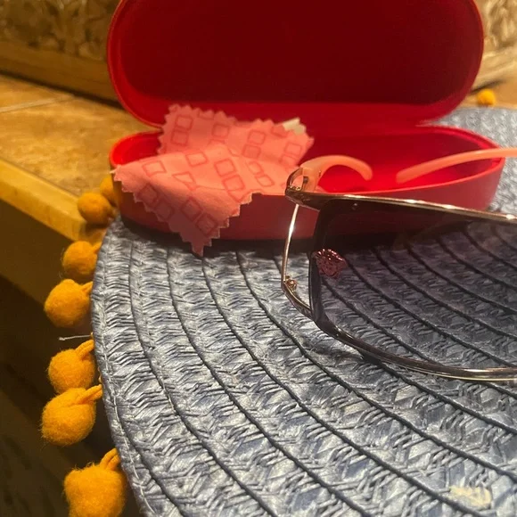 Versace Stylish Pink and Black Sunglasses - Picture 8 of 9